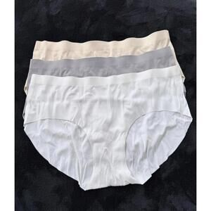 New Without Tags Women’s Super Soft Cheeky Underwear – Size Medium – 3 Pack